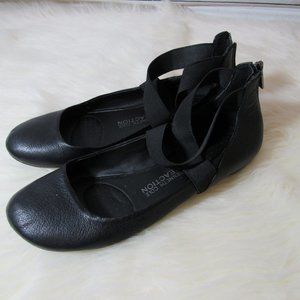 KENNETH COLE REACTION Pro-Time Black Ballet Flats
